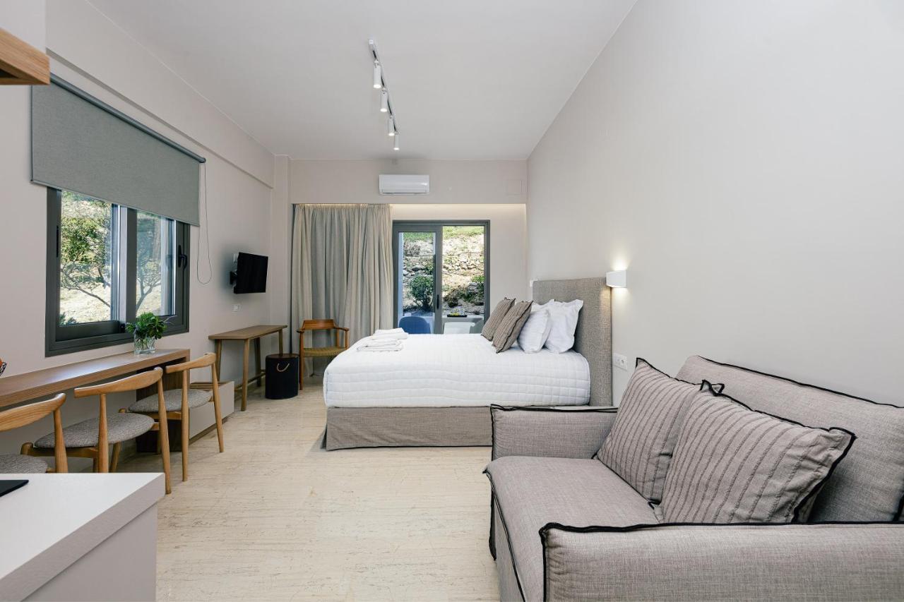 Ariadne Suites プラキアス エクステリア 写真
