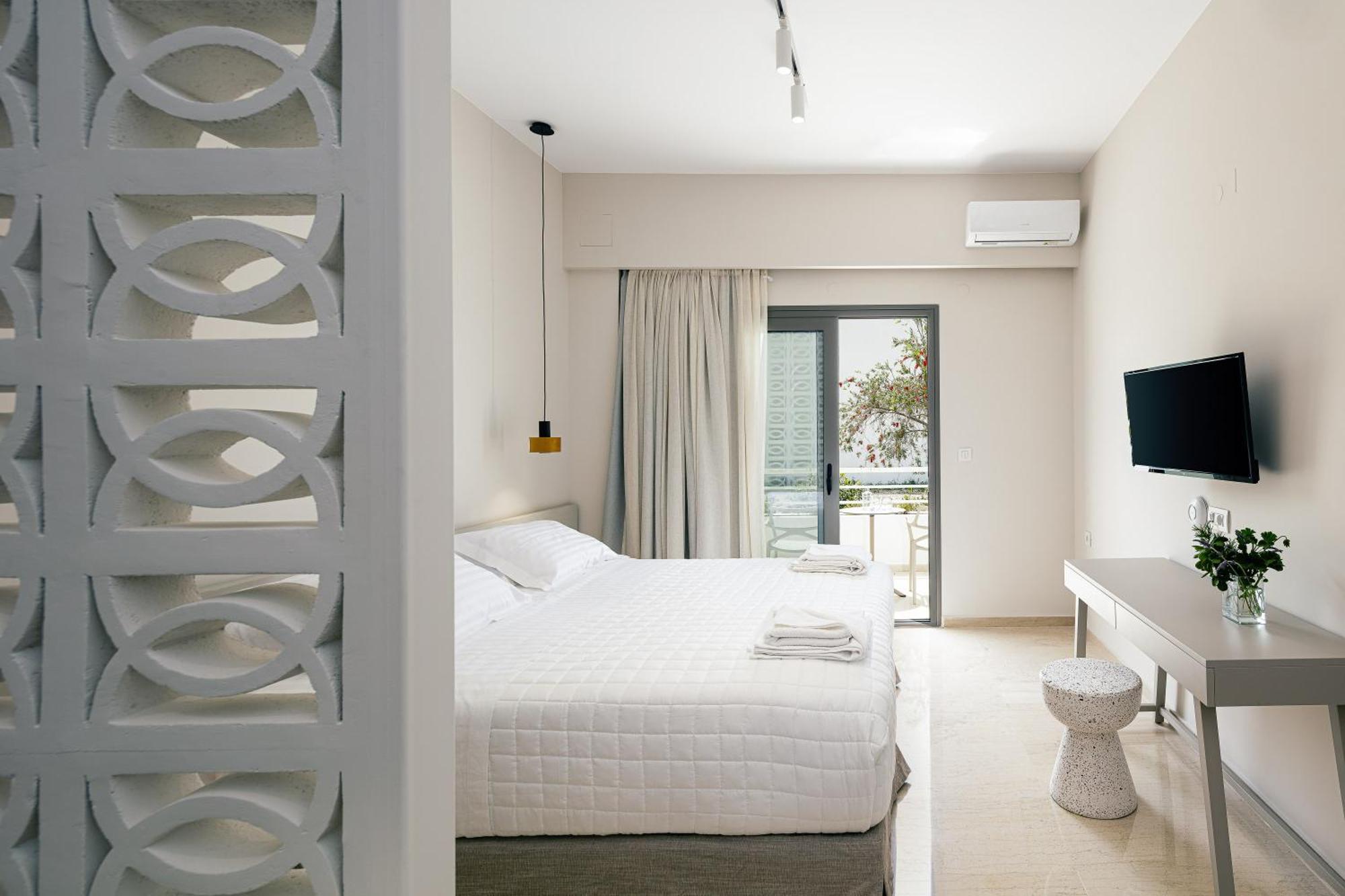 Ariadne Suites プラキアス エクステリア 写真